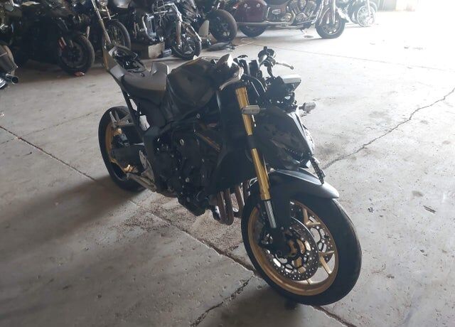 2025 HONDA CB