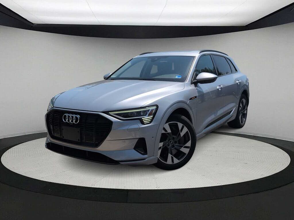 2022 AUDI e-tron