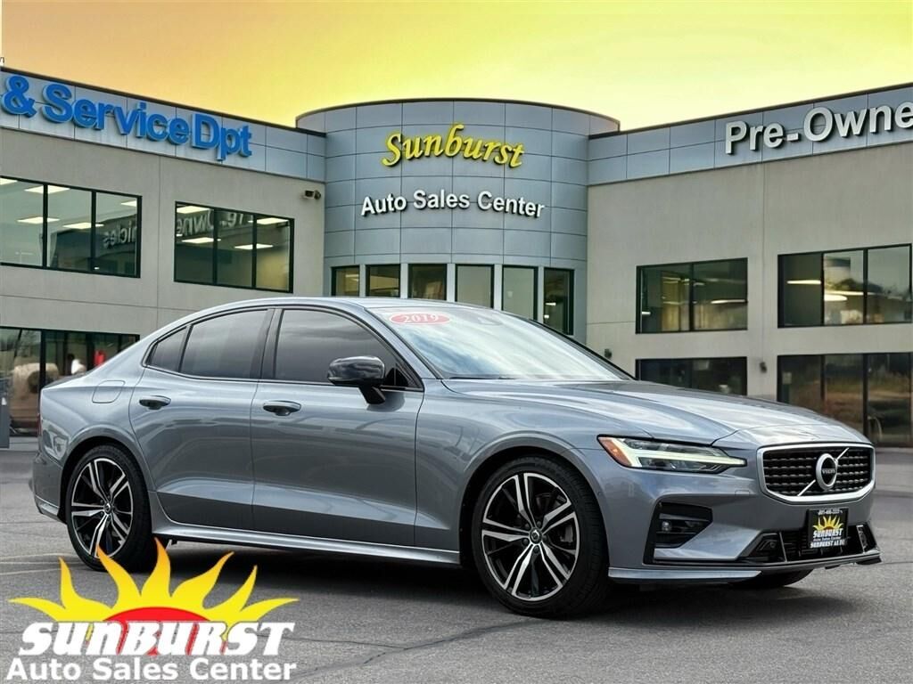 2019 VOLVO S60