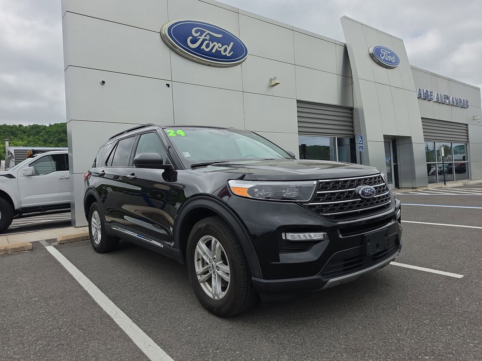 2024 FORD Explorer