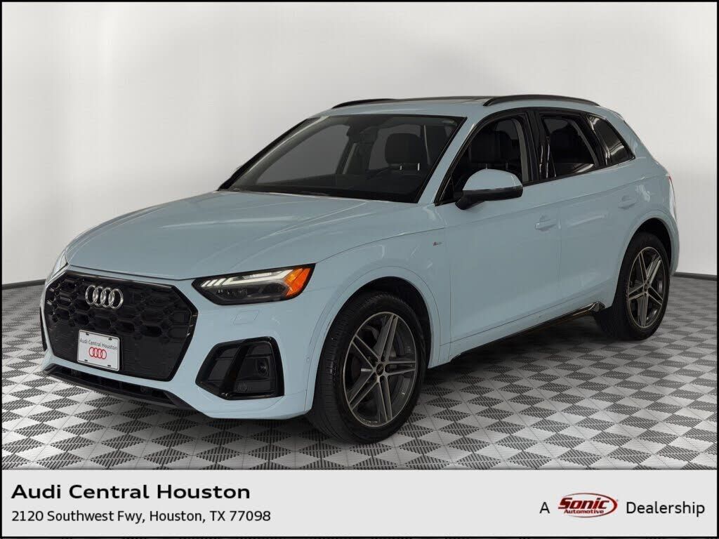 2023 AUDI Q5 e