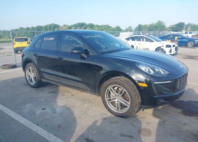 2017 PORSCHE Macan