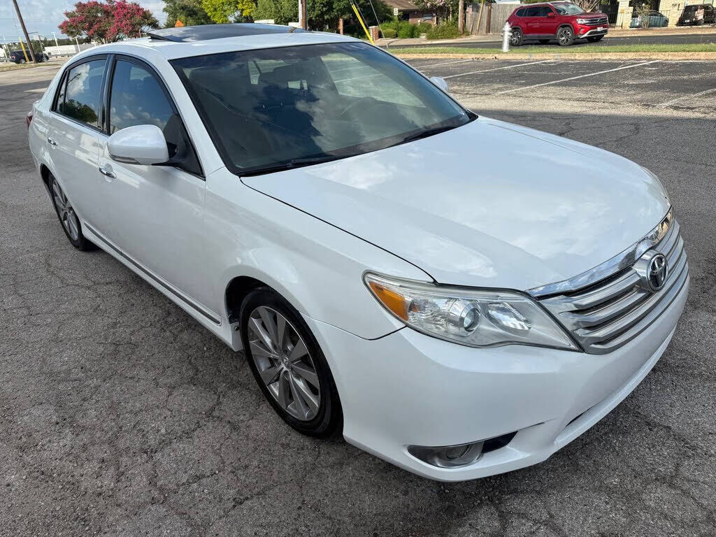 2011 TOYOTA Avalon