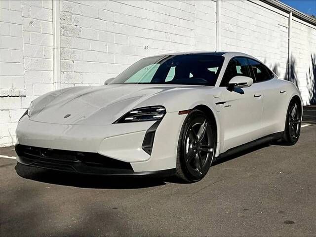 2025 PORSCHE Taycan