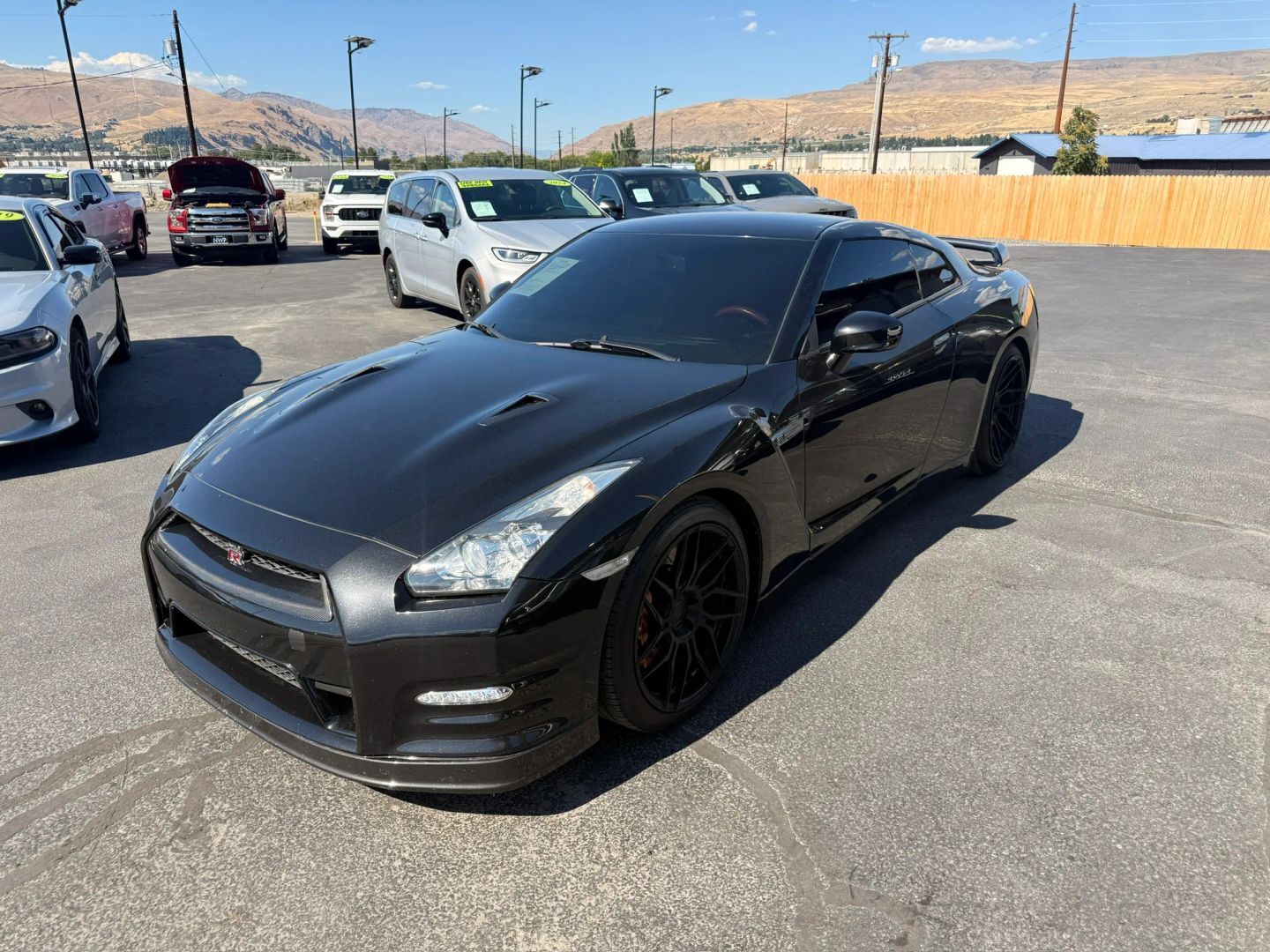 2014 NISSAN GT-R