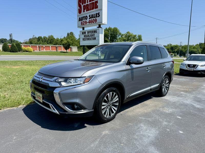 2020 MITSUBISHI Outlander