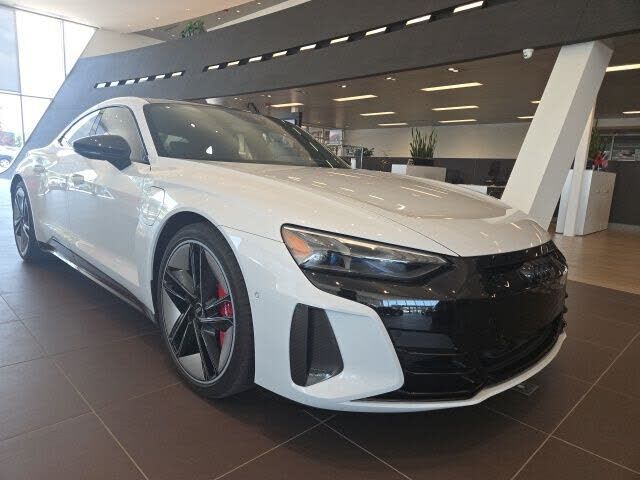 2022 AUDI e-tron