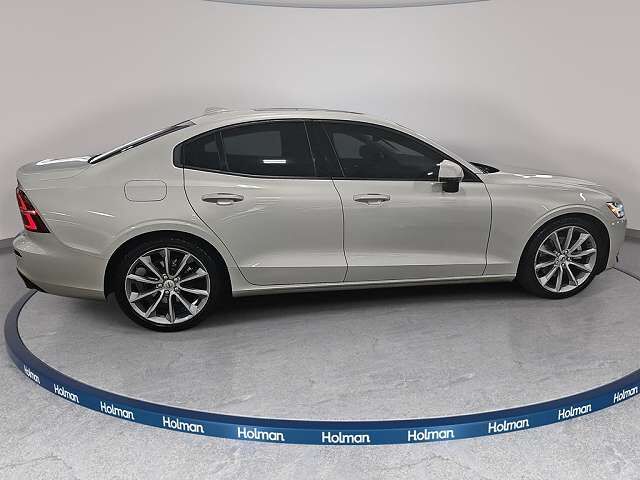 2019 VOLVO S60