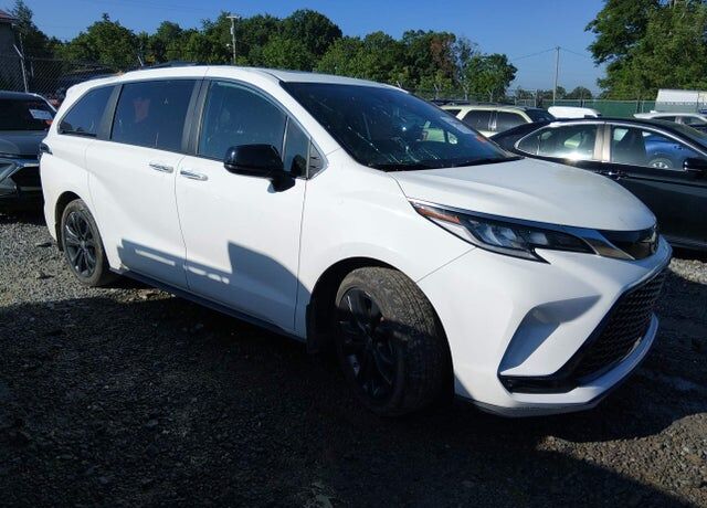 2023 TOYOTA Sienna