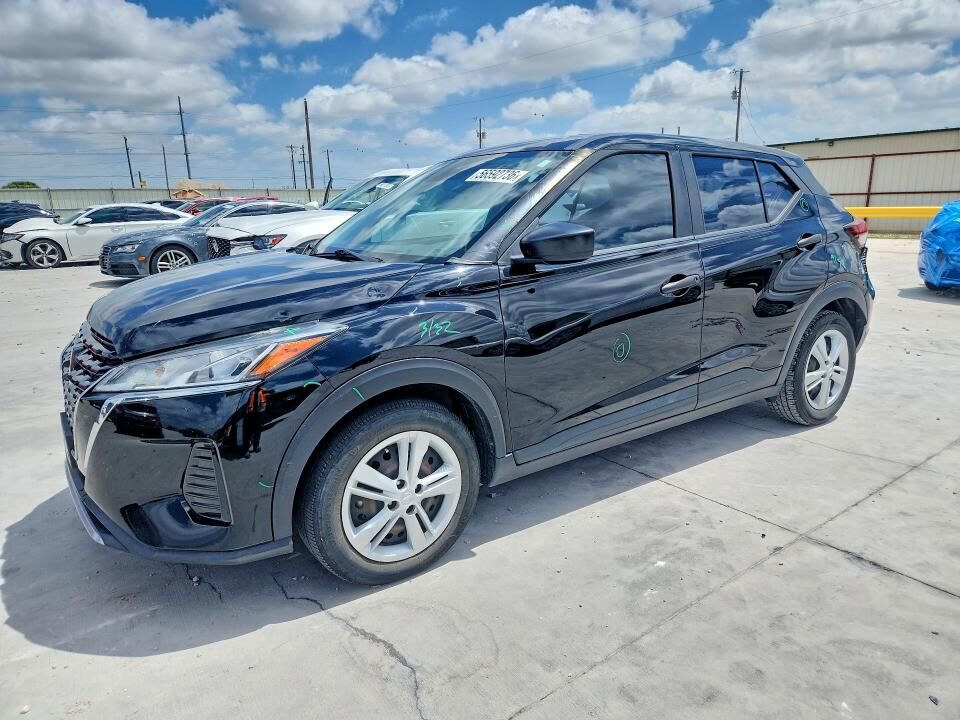 2021 NISSAN Kicks