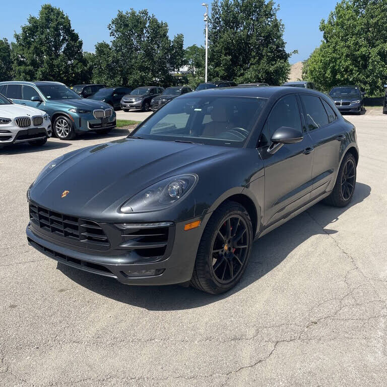 2017 PORSCHE Macan