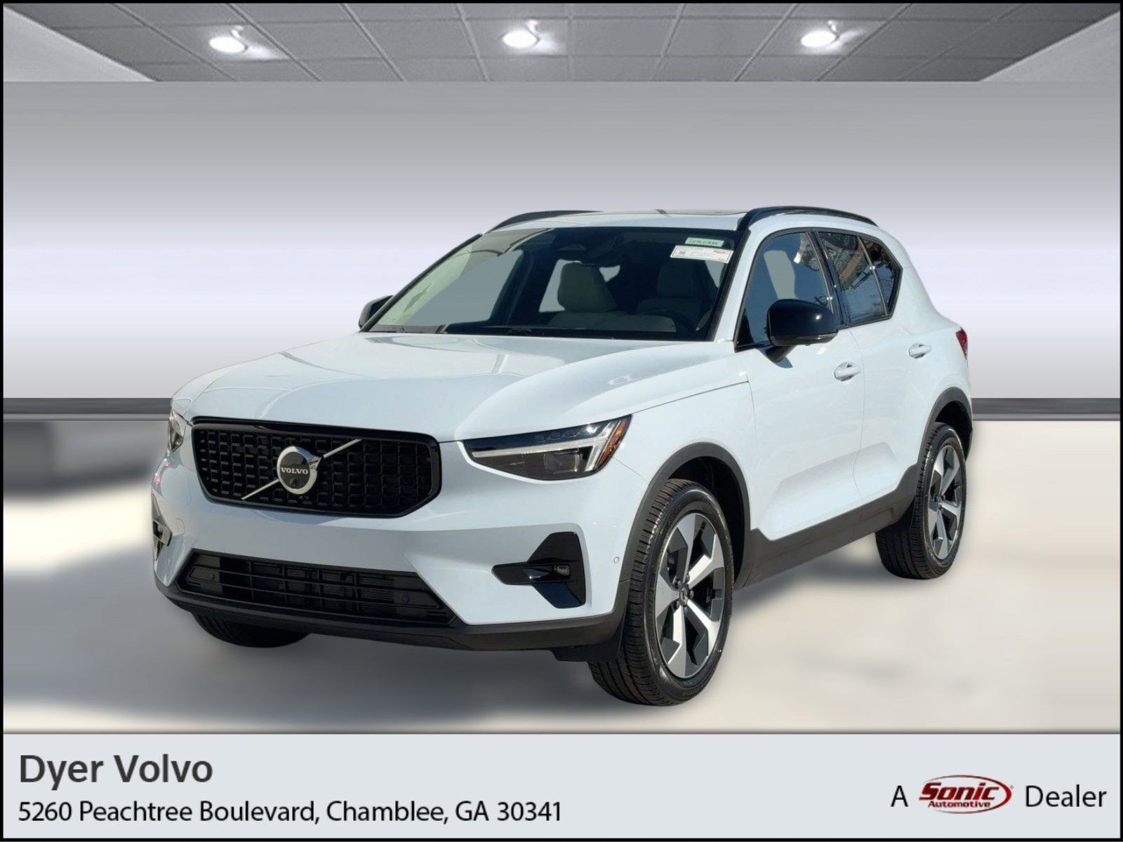 2026 VOLVO XC40