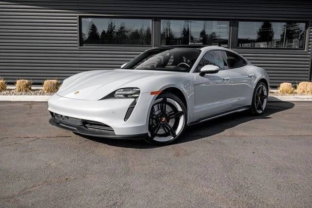 2024 PORSCHE Taycan