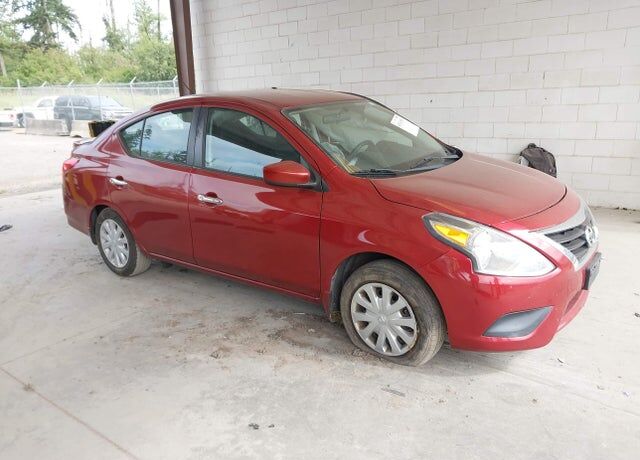 2017 NISSAN Versa