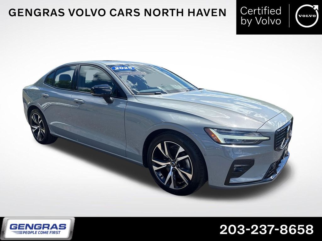 2025 VOLVO S60