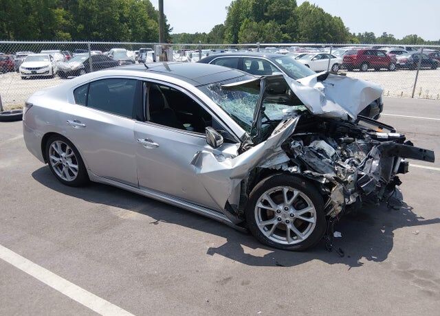 2014 NISSAN Maxima