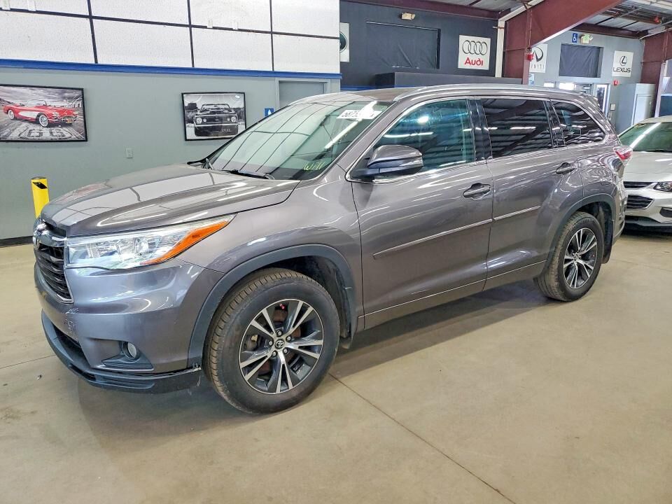 2016 TOYOTA Highlander