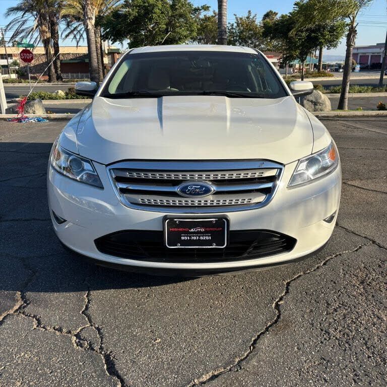 2011 FORD Taurus