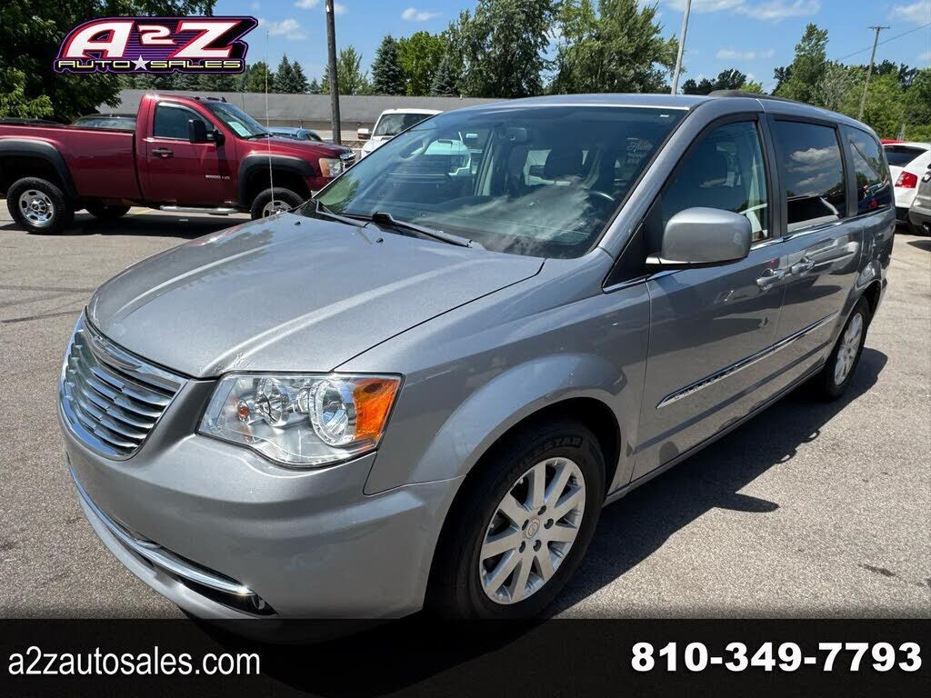 2014 CHRYSLER Town and Country