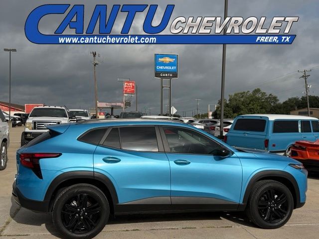 2025 CHEVROLET Trax