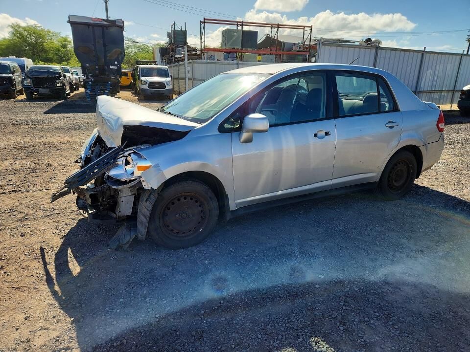 2010 NISSAN Versa