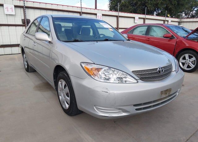 2004 TOYOTA Camry
