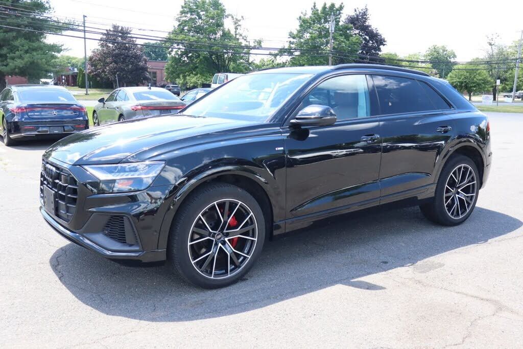 2023 AUDI Q8