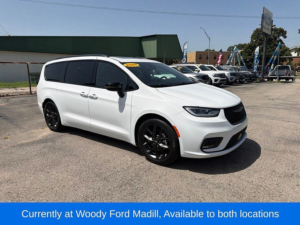 2025 CHRYSLER Pacifica
