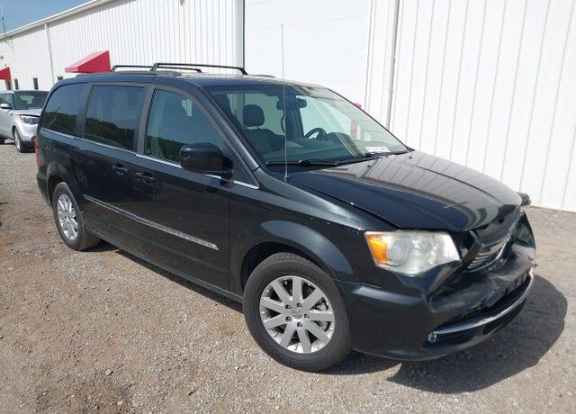 2015 CHRYSLER Town and Country
