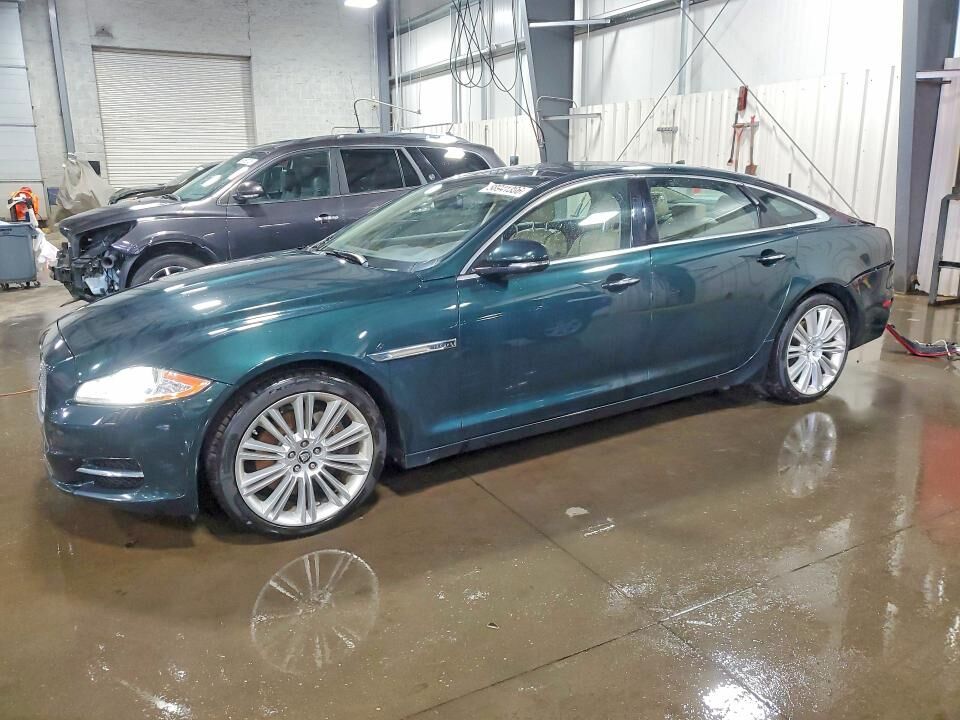 2013 JAGUAR XJ
