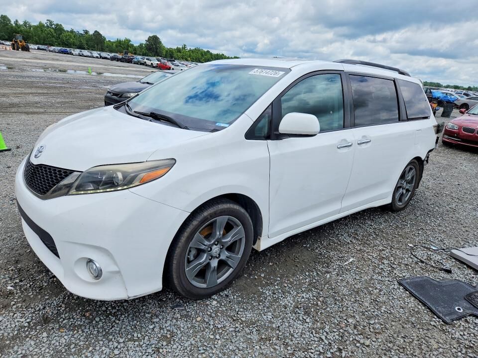2017 TOYOTA Sienna