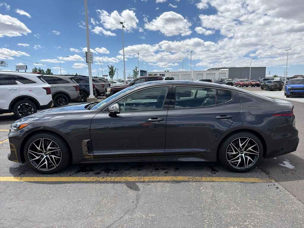 2023 KIA Stinger