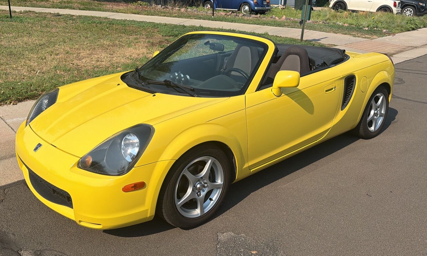2001 TOYOTA MR2