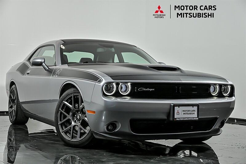 2017 DODGE Challenger