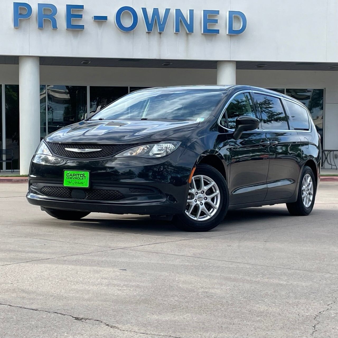 2023 CHRYSLER Voyager