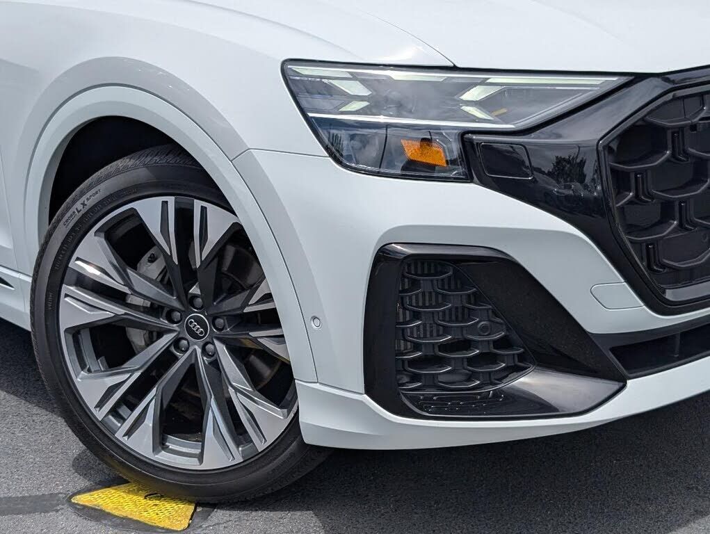 2024 Audi Q8