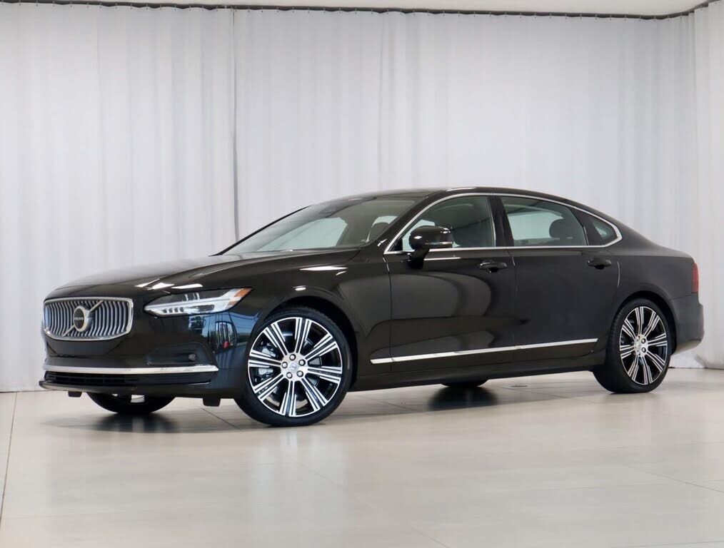 2023 VOLVO S90