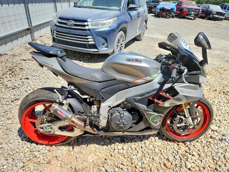 2024 APRILIA RS