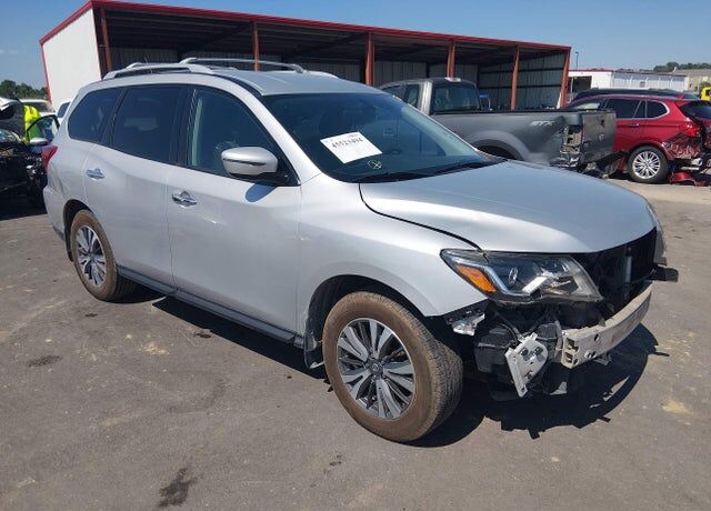 2017 NISSAN Pathfinder
