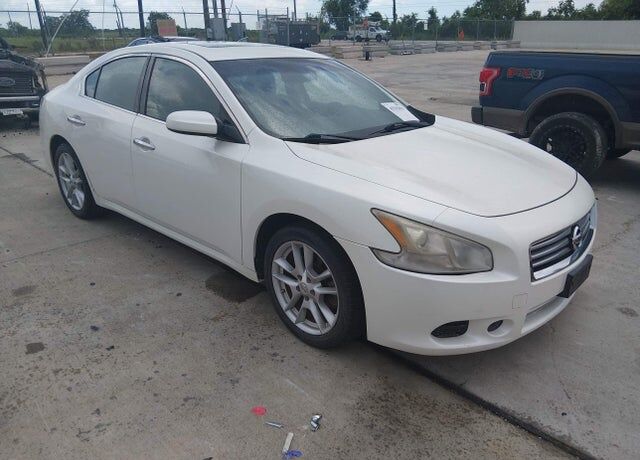 2014 NISSAN Maxima