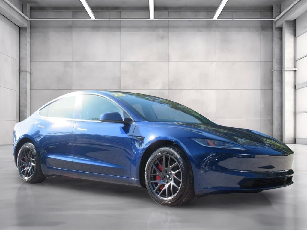 2025 TESLA Model 3