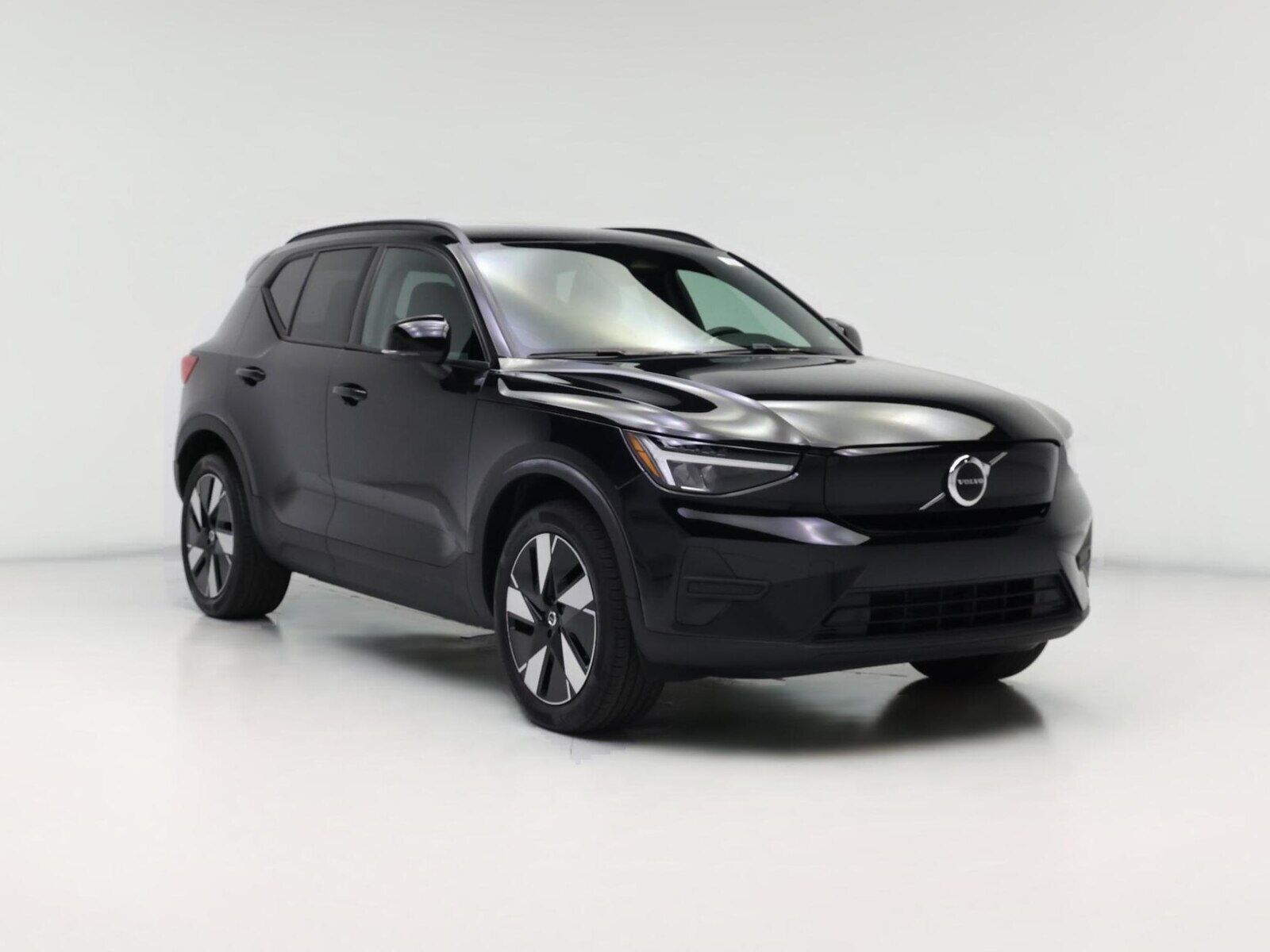 2025 VOLVO EX40