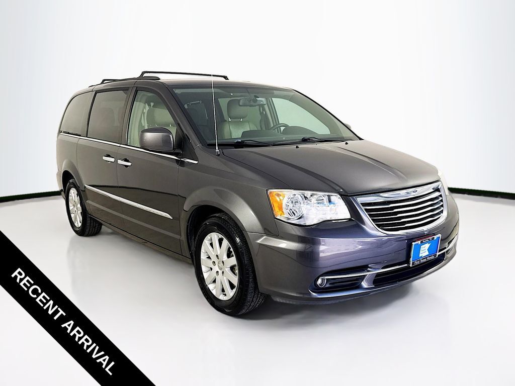 2016 CHRYSLER Town and Country