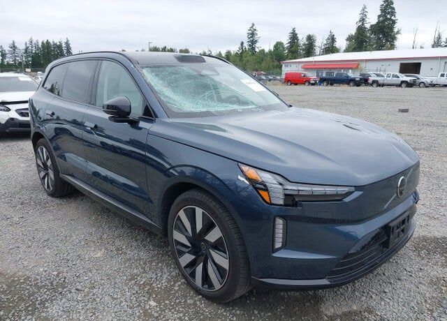 2025 VOLVO EX90