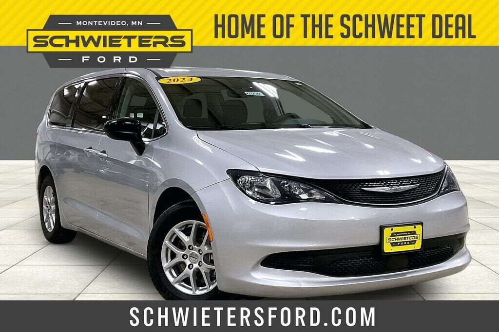 2024 CHRYSLER Voyager