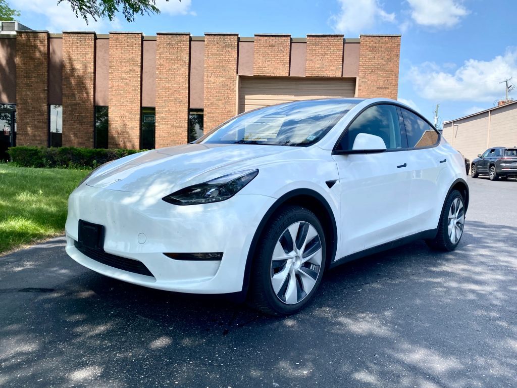2024 TESLA Model Y