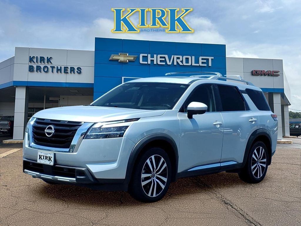 2023 NISSAN Pathfinder