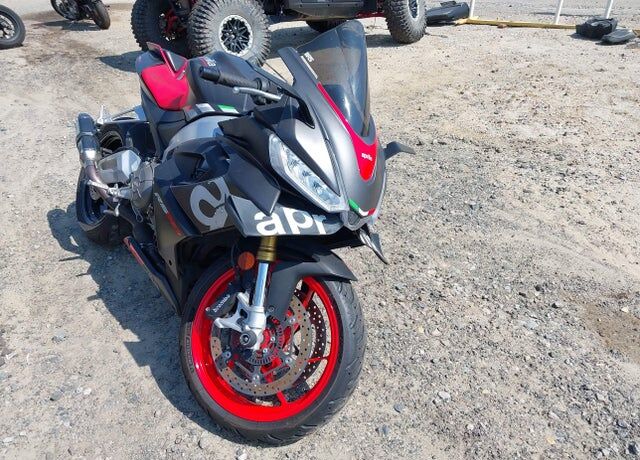 2021 APRILIA RS