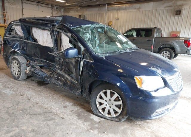 2014 CHRYSLER Town and Country