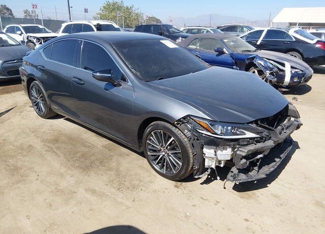 2022 LEXUS ES